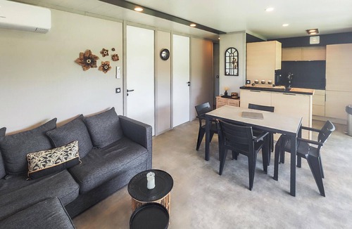 Olonzac House | Cozy home in Olonzac with heated swimming pool