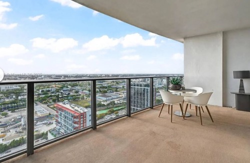 Town Square Condo | Cozy, modern 2-bedroom condo in the heart of downtown Miami -free valet parking.