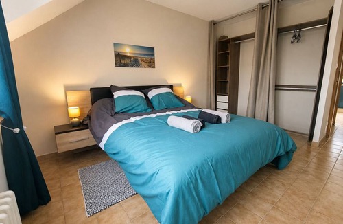 Issoudun Apartment | Cozy & Spacious "Le Saint-Cyr" Apartment – Right in Downtown
