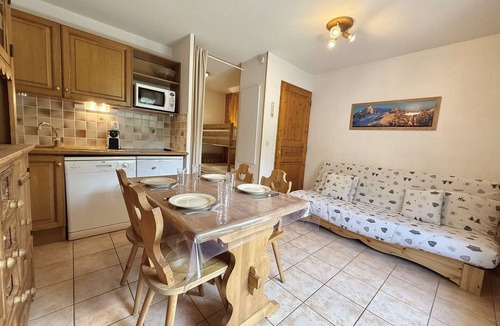 Praz-sur-Arly Apartment | Cozy Studio Cabin in Praz-Sur-Arly - Up to 4 Guests, Near Village Center and Ski Lifts