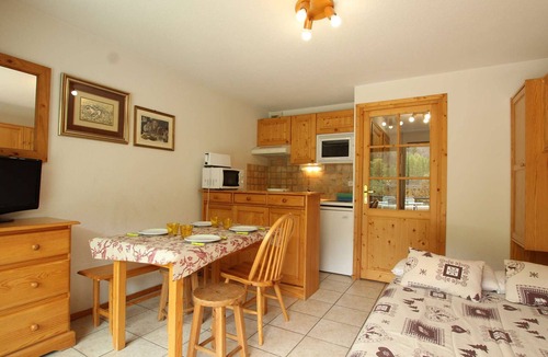 Chantemerle Apartment | Cozy Studio for 4 with South-Facing Terrace in Serre-Chevalier