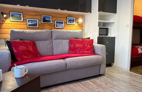 Samoens Apartment | Cozy studio in central Samoëns, sleeps 4, near amenities