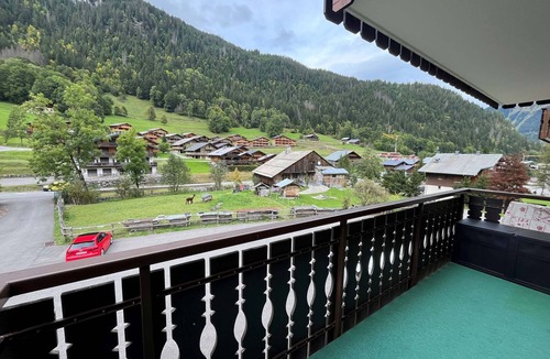 Chatel Apartment | Cozy studio in Châtel for 4 people, south-west facing balcony