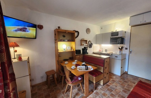 Samoens Apartment | Cozy studio in Samoëns center with private parking, close to amenities