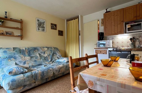Samoens Apartment | Cozy studio in Samoëns with parking and pets allowed