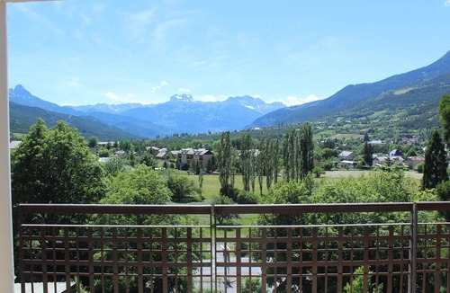 Jausiers Apartment | Cozy studio with terrace, pool access & pets allowed in Jausiers