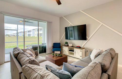 Four Corners House | Cozy Thematic 2BR with Console & Private Game Room