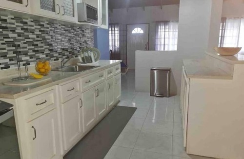 Runaway Bay Villa | Cozy Villa with Private Pool and Private Beach access included