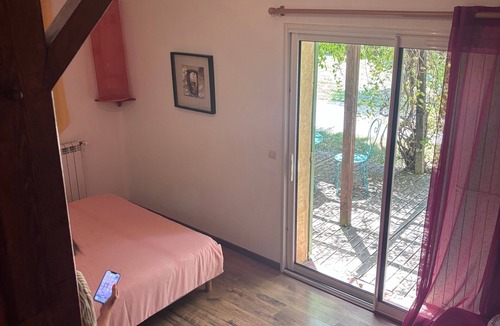 L'Epine Apartment | "Cytise" Room with Private Terrace, Shared Garden, Wi-Fi, E-Bike Friendly