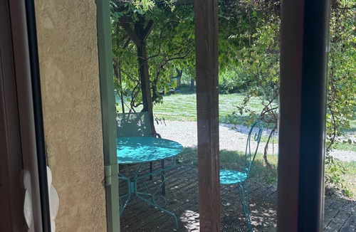 L'Epine Apartment | "Cytise" Room with Private Terrace, Shared Garden, Wi-Fi, E-Bike Friendly