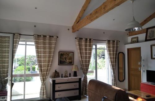 Le Brusc Apartment | Dans Villa SUPERBE T2 INDEPENDANT
