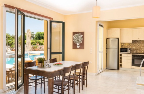 Maleme Villa | Daphnis Villas, 3 Villas, Sleep 18, Heated Pool, 200m From The Beach, Sea View