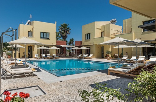 Maleme Villa | Daphnis Villas, 3 Villas, Sleep 18, Heated Pool, 200m From The Beach, Sea View