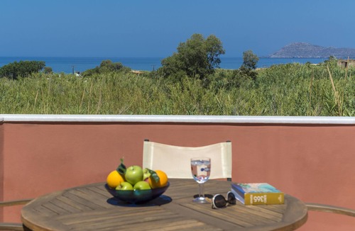Maleme Villa | Daphnis Villas, 3 Villas, Sleep 18, Heated Pool, 200m From The Beach, Sea View