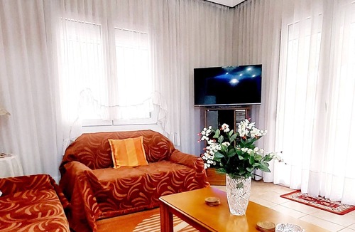 Neapoli-Sykies House | "Decoupage Art Design" 3rooms Thessaloniki Big House110m FREE PARKING Breakfast!
