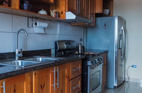 San Cristobal Apartment | Delightful 3-bedroom apartment with AC in Madre Vieja Sur, Sancristobal