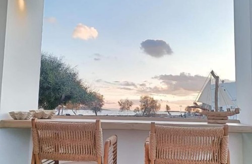 Vissa House | DelMar Suites Syros