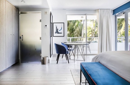 City Center Hotel | Deluxe Garden View King Balcony at The Sagamore Hotel South Beach!