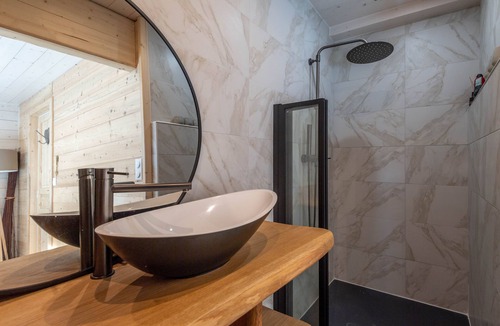 Thones Ski Chalet | Demi Chalet Fraîchement Rénové