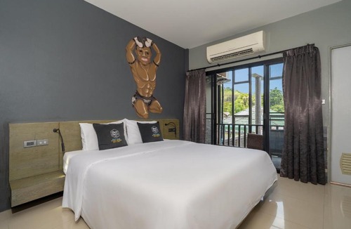 Chalong Hotel | Dent Station Residence