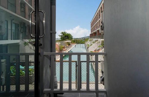 Chalong Hotel | Dent Station Residence