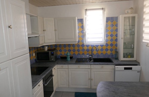 Six-Fours-les-Plages Villa | Detached, gated villa near the beach and Sanary market