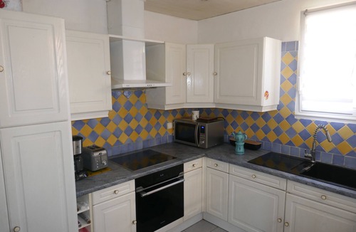 Six-Fours-les-Plages Villa | Detached, gated villa near the beach and Sanary market