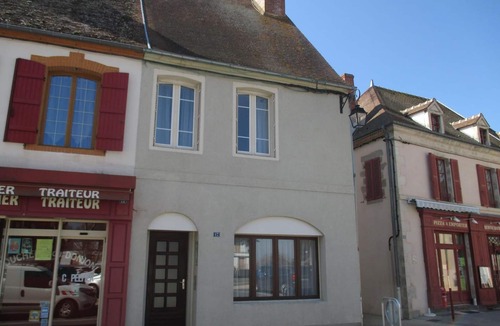Huriel Cottage | Detached house in Huriel with Wifi
