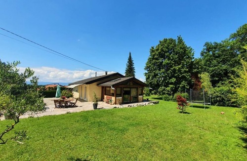 Allinges Villa | Detached house with above-ground pool and spa