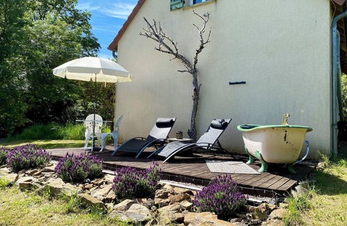 Sazeray House | Detached House With Outdoor Bath hot tub in Private Garden