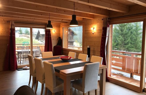 Abondance Ski Chalet | Detached, south-facing chalet close to hiking trails and lake