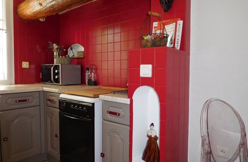 Auriol House | Discover PROVENCE in a CHARMING 4* House, Swimming pool, Sainte Baume VIEW