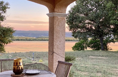 Regusse House | Discover the upper VAR with family or friends from a beautiful contryside villa.
