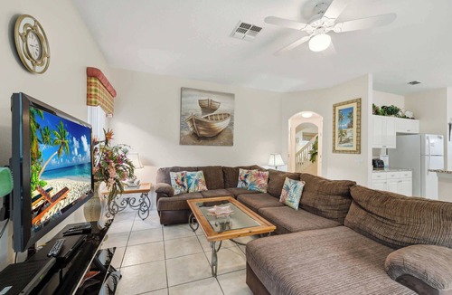 Cumbrian Lakes House | Disney 10-Min: Pool, Hot Tub, Roof Deck, Water View