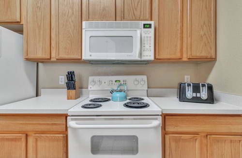Windsor Hills Resort | Disney 2 miles w/Heated Pool, water park, basketball tennis courts, game room