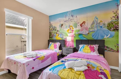 Crystal Cove House | Disney & Universal Escape 4 Bedroom Private Pool Orlando Theme Parks
