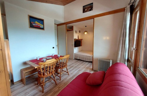 Bellentre Apartment | Divisible studio for 4, central location, pets allowed