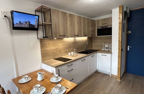 Meribel-Mottaret Apartment | Divisible studio with balcony, near slopes, pet-friendly