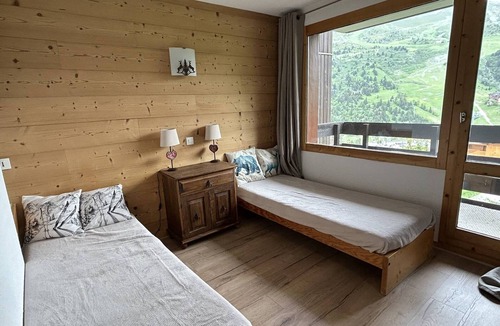 Meribel-Mottaret Apartment | Divisible studio with balcony, near slopes, pet-friendly