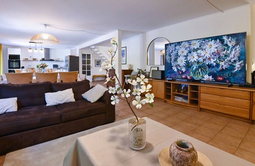 Flassans-sur-Issole Villa | Domaine de l'Issole, 4 stars - Stunning Provencal estate for 18 -24p, with pool