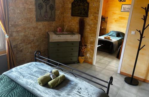 Montagnac-Montpezat Bed & Breakfast | Domaine De JI