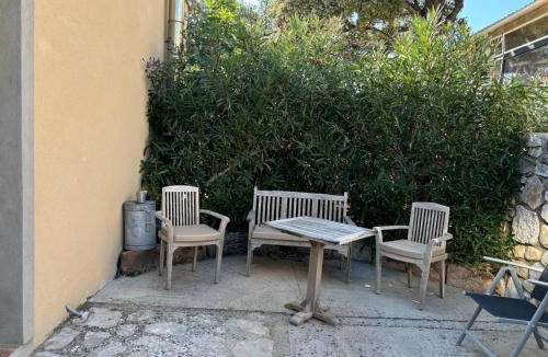 Saint-Julien House | Domaine Des Campeaux