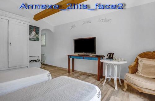 Taradeau Bed & Breakfast | Domaine L'Helion