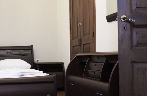 Old Town Rethymnon Apartment | DOWNTOWN SPACIOUS MINIMAL APARTMENT.