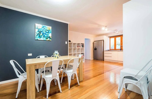 Burleigh Heads House | Driftwood by Khove