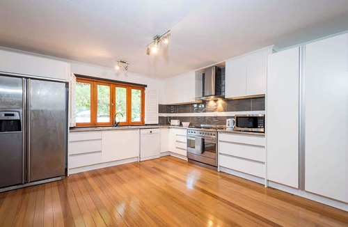 Burleigh Heads House | Driftwood by Khove