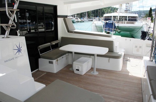 Komolac Boat Rental | Dubrovnik Delight: A Sun-Kissed Sailing Experience