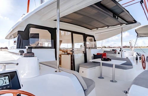 Komolac Boat Rental | Dubrovnik Delight: A Sun-Kissed Sailing Experience