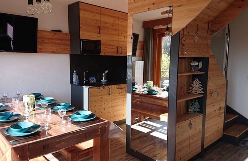Puy-Saint-Vincent Apartment | Duplex des Ecrins T5, skiing at the foot of the slopes, hiking and nature in summer and winter