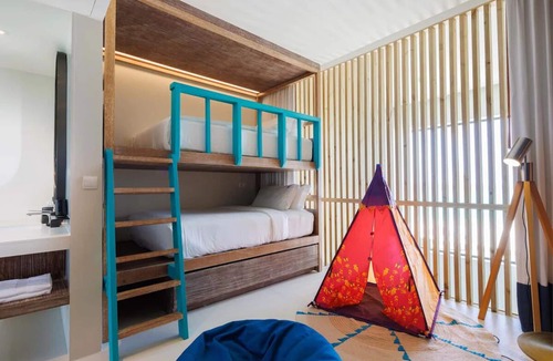 Farukolhufushi Island Hotel | Duplex in Hard Rock Maldives, Silver Family Suite, Direct Beach Access